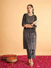 Shae by SASSAFRAS - Women Grey Velvet Front Embroidered Straight Kurta with Pants