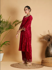 Shae by SASSAFRAS - Women Fuchsia Velvet Embroidered Gathered Kurta with Pants