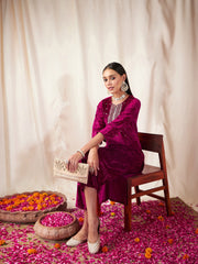 Women Fuchsia Velvet Straight Kurta with Pants