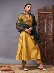 Shae by SASSAFRAS - Women Mustard Kurta Set With Green Net Sequins Dupatta