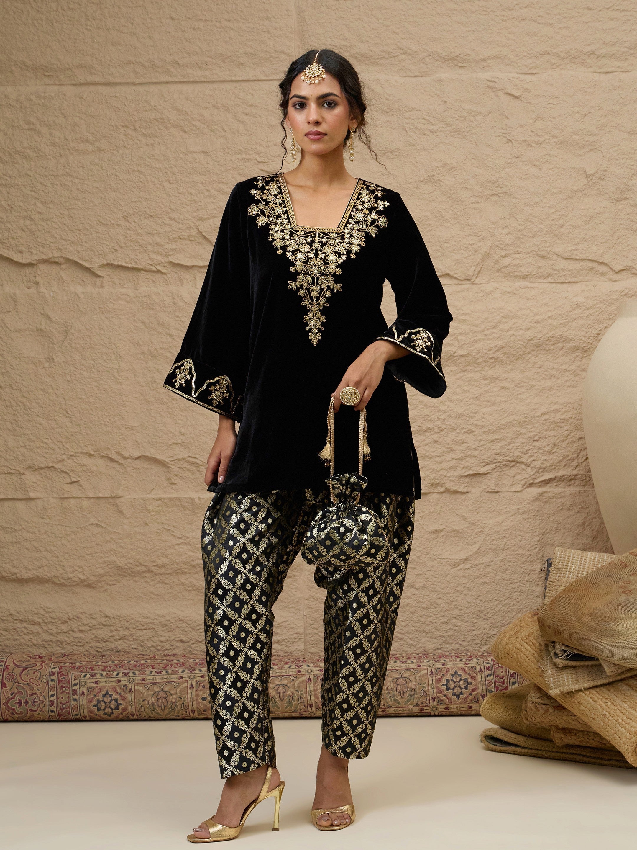 Black Velvet Embroidered Short Kurta With Farshi Salwar Shae by SASSAFRAS