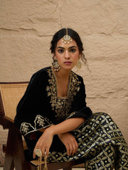 Black Velvet Embroidered Short Kurta With Farshi Salwar Shae by SASSAFRAS