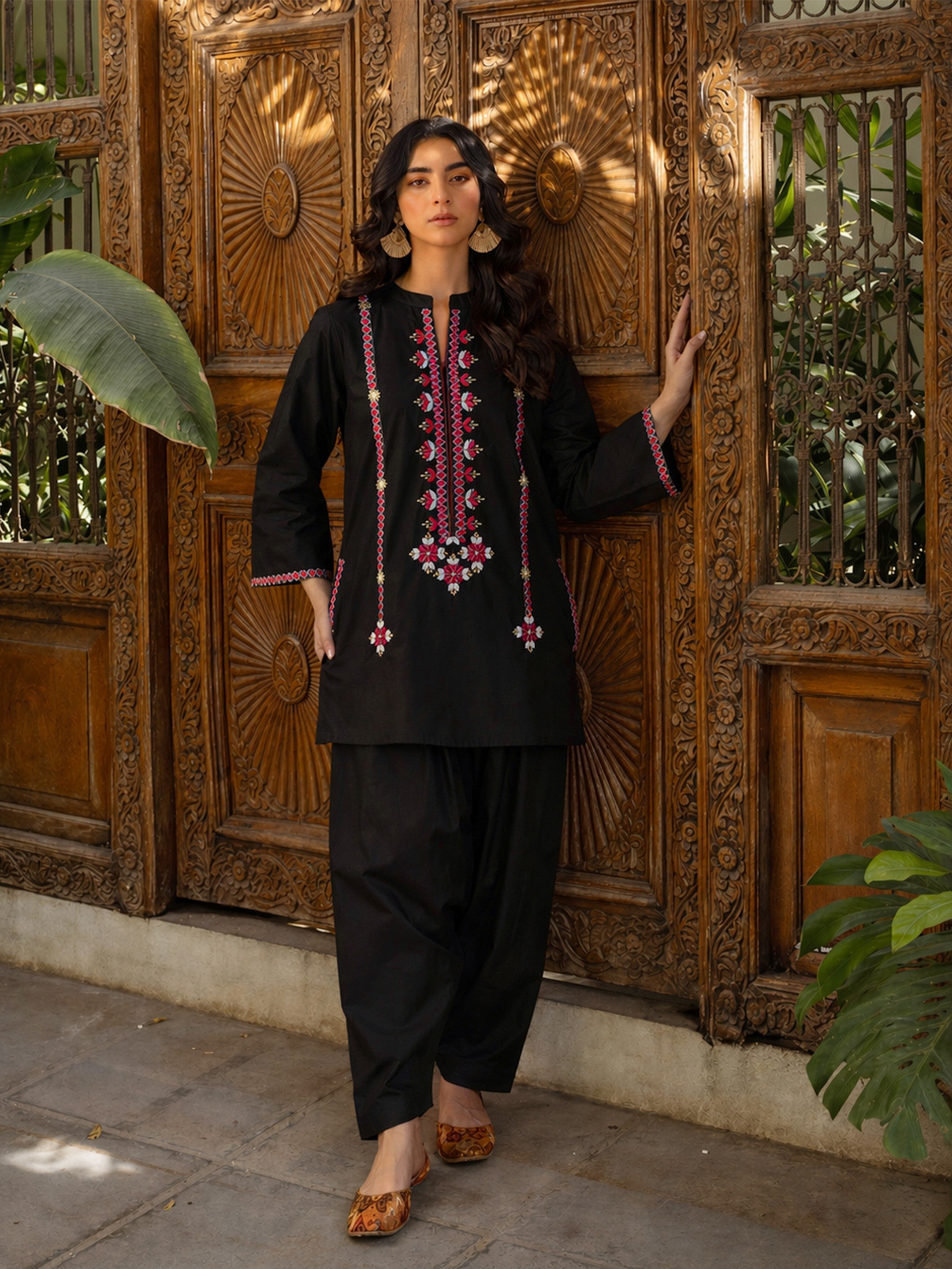 Women Black Embroidered Short Kurta With Farshi Salwar
