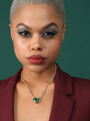 قلادة حفلات من حجر مصمم مطلي بالفضة