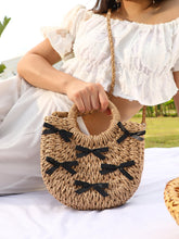 حقيبة يد من القش على شكل فيونكة - بني فاتح