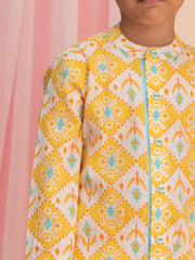 فاستراماي - طقم بيجامة كورتا باللونين الأصفر والأبيض للأولاد