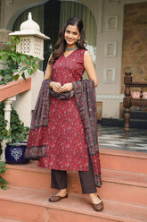 maroon rayon blend floral printed straight kurta trousers with dupatta