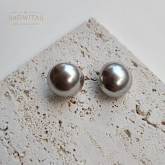 Adwita - Half Circle Studs