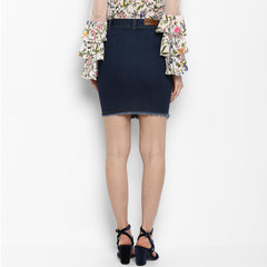 تنورة جينز نسائية ممزقة