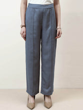 Women Relaxed Straight Leg Easy Wash Pleated Trousers