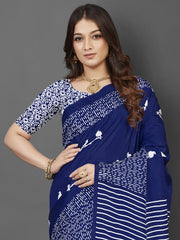 ساري نسائي من الحرير الأزرق المطبوع بتصميم دولا مع قطعة بلوزة