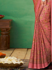 ساري نسائي وردي مطبوع من الكريب مع قطعة بلوزة