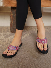 أحذية مسطحة مفتوحة من الأمام سهلة الارتداء، مناسبة للإطلالات الكاجوال