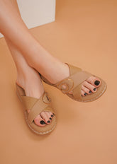 صندل أنيق مفتوح من الخلف بكعب إسفيني 1.5 بوصة