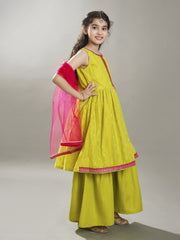 Girls Ethnic motifs woven design Kurta With Sharara & With Dupatta