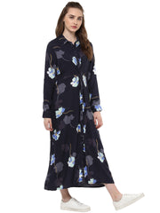 فستان نسائي أزرق داكن بكسرات عند الخصر