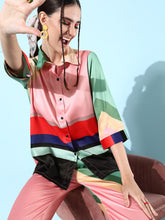 طقم نسائي من الساتان الأسود والبيج، يتكون من قميص وبنطال