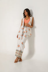 بدلة بنطلون مخططة باللون الأخضر الفستقي