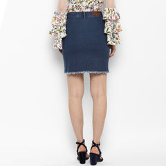 تنورة جينز نسائية بتفاصيل خياطة