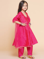 Bitiya by Bhama - Silk blend Woven Three-Quarter Sleeves Embroidered A Line Kurta And Palazzo With Dupatta Set - Pink