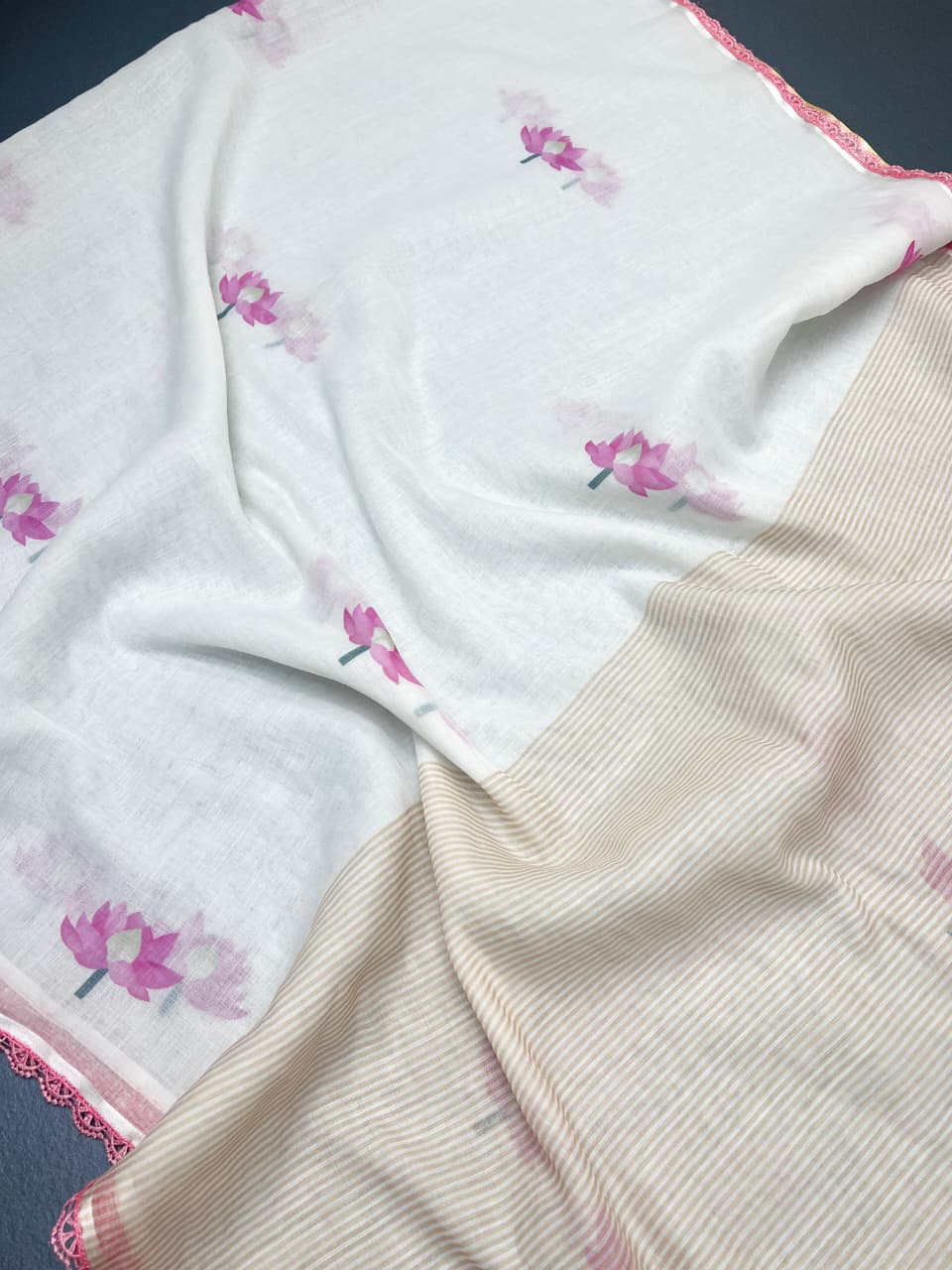 Soft-linen-saree-with-shaded-style-prints-pinkcrochet