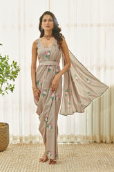 فستان ساري بني موكا منقط