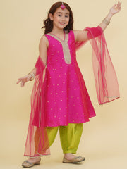 Sleeveless Above Knee Length Silk Kurta & Salwar With Dupatta - Pink