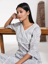 Shvaas By Vastramay - مجموعة كورتا رمادية للسيدات