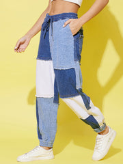 بنطال رياضي نسائي أزرق من قماش الدنيم المرقع