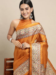 ساري نسائي من حرير الخادي مطبوع بلون الخردل، مستوحى من إطلالات المشاهير، مع قطعة بلوزة.