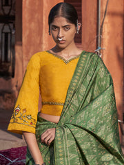 ساري نسائي أخضر مطبوع من مزيج الحرير مع قطعة بلوزة