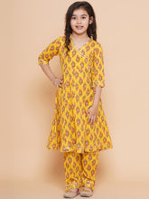 Placement Print Three-Fourth Sleeves Knee length Cotton Kurta With Trouser - Yellow
