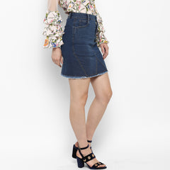 تنورة جينز نسائية بتفاصيل خياطة