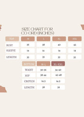 طقم نسائي من القماش الموسلين مطبوع عليه أزهار باللون الوردي