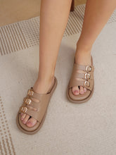 أحذية مسطحة مفتوحة من الأمام سهلة الارتداء، مناسبة للإطلالات الكاجوال