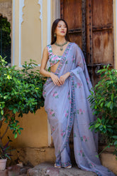 طقم ساري أزرق فاتح بنقشة زهور ونقاط بولكا