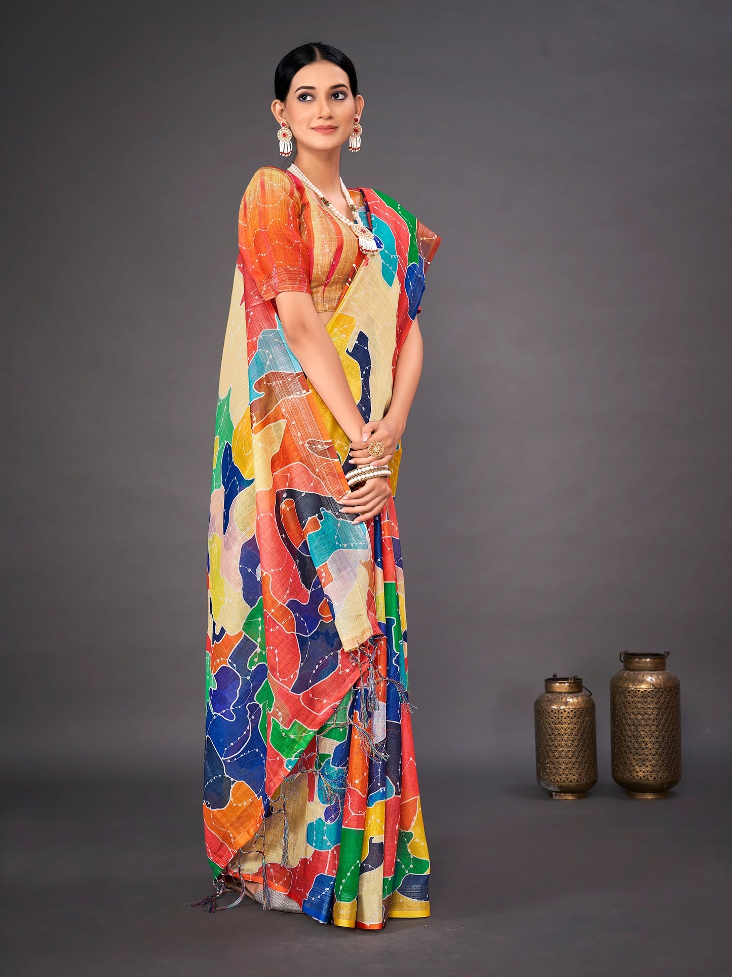 Women's Linen Multicolored Printed DesignerSaree With Blouse Piece
