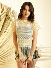 بلوزة نسائية صفراء شفافة من الدانتيل مع شراشيب