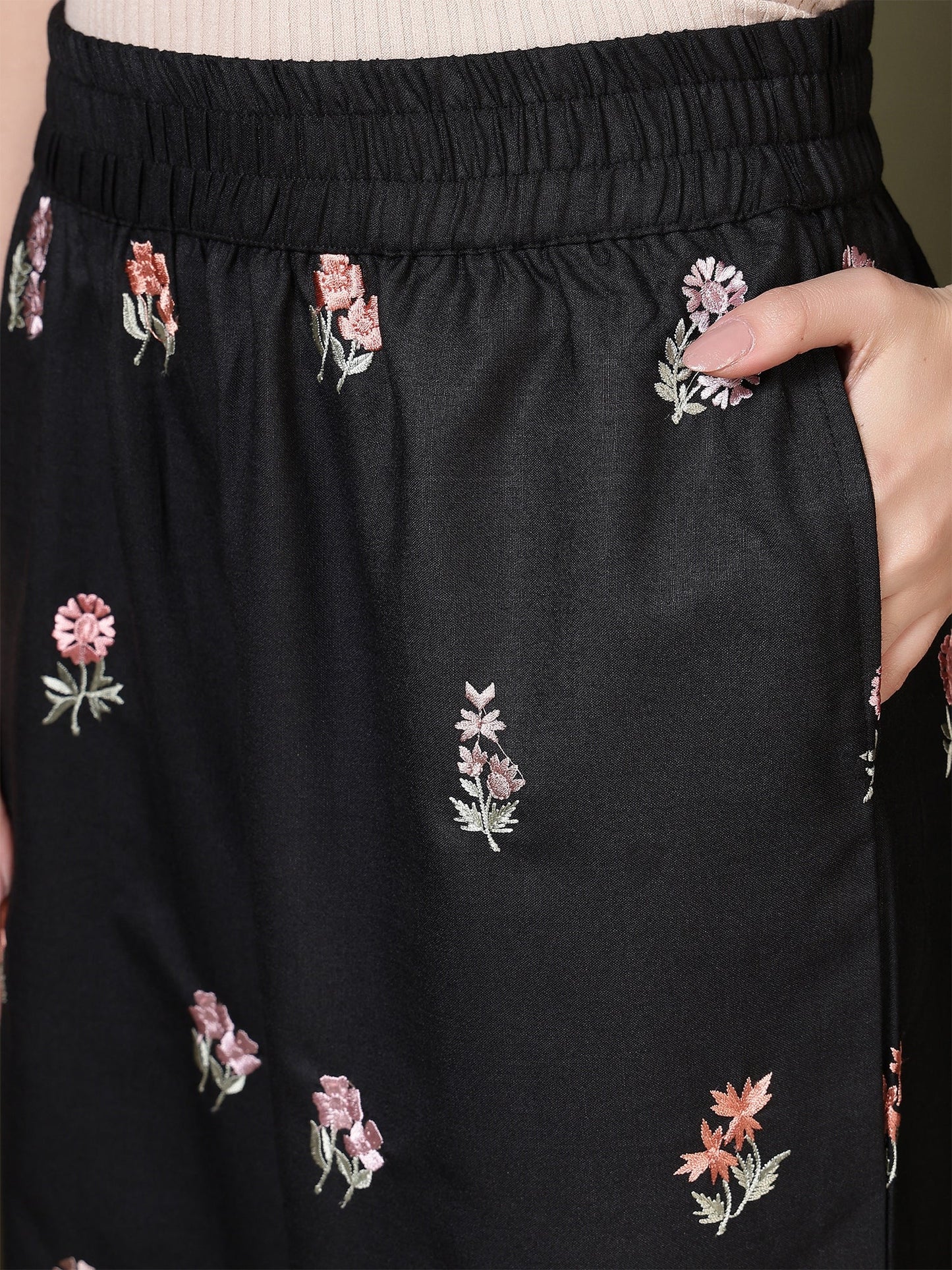 women embroidered relaxed fit elasticated waist casual trouser