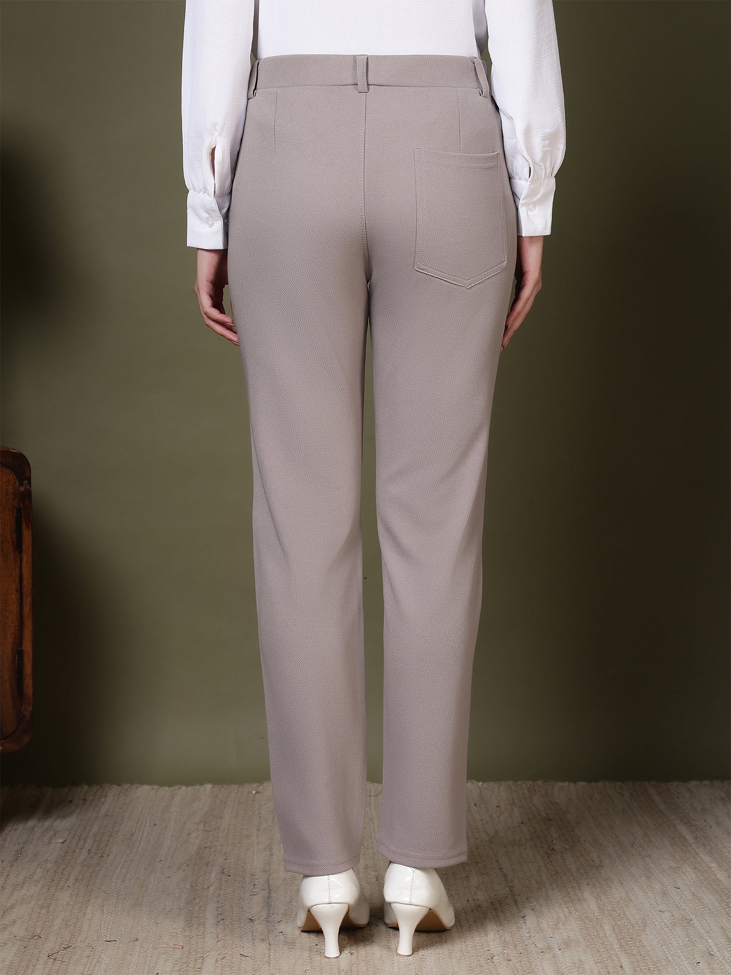 women straight fit formal trousers with front seam detailing