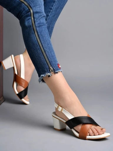 صندل أبيض أنيق بكعب سميك وأشرطة متقاطعة للنساء والفتيات