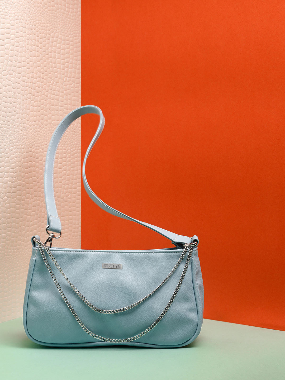 Chained Up Clutch