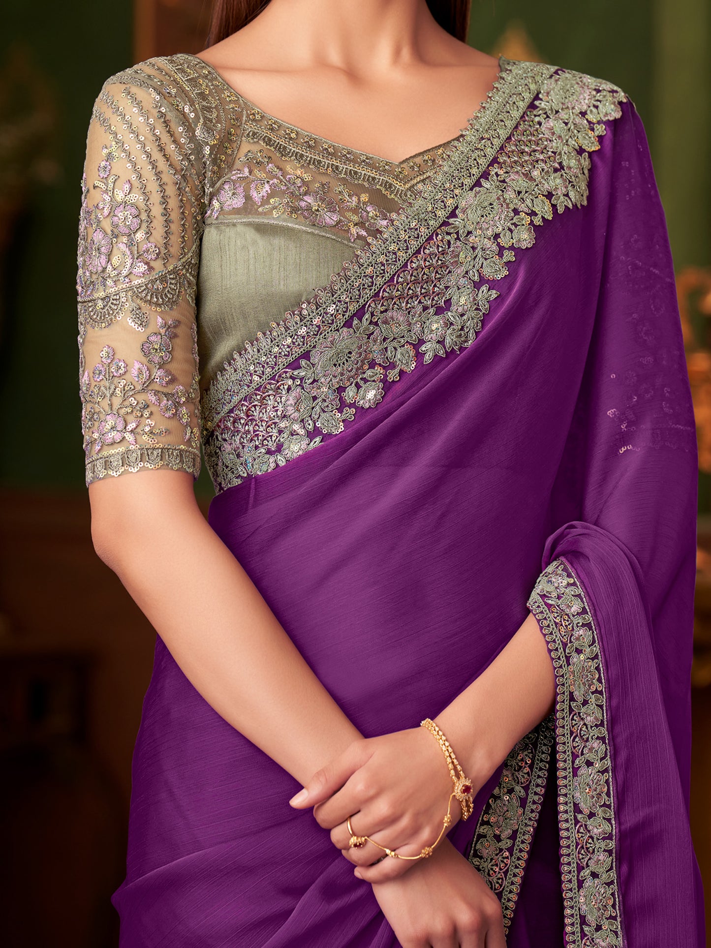 Women's Chiffon Purple Embellished Designer Saree With Blouse Piece
