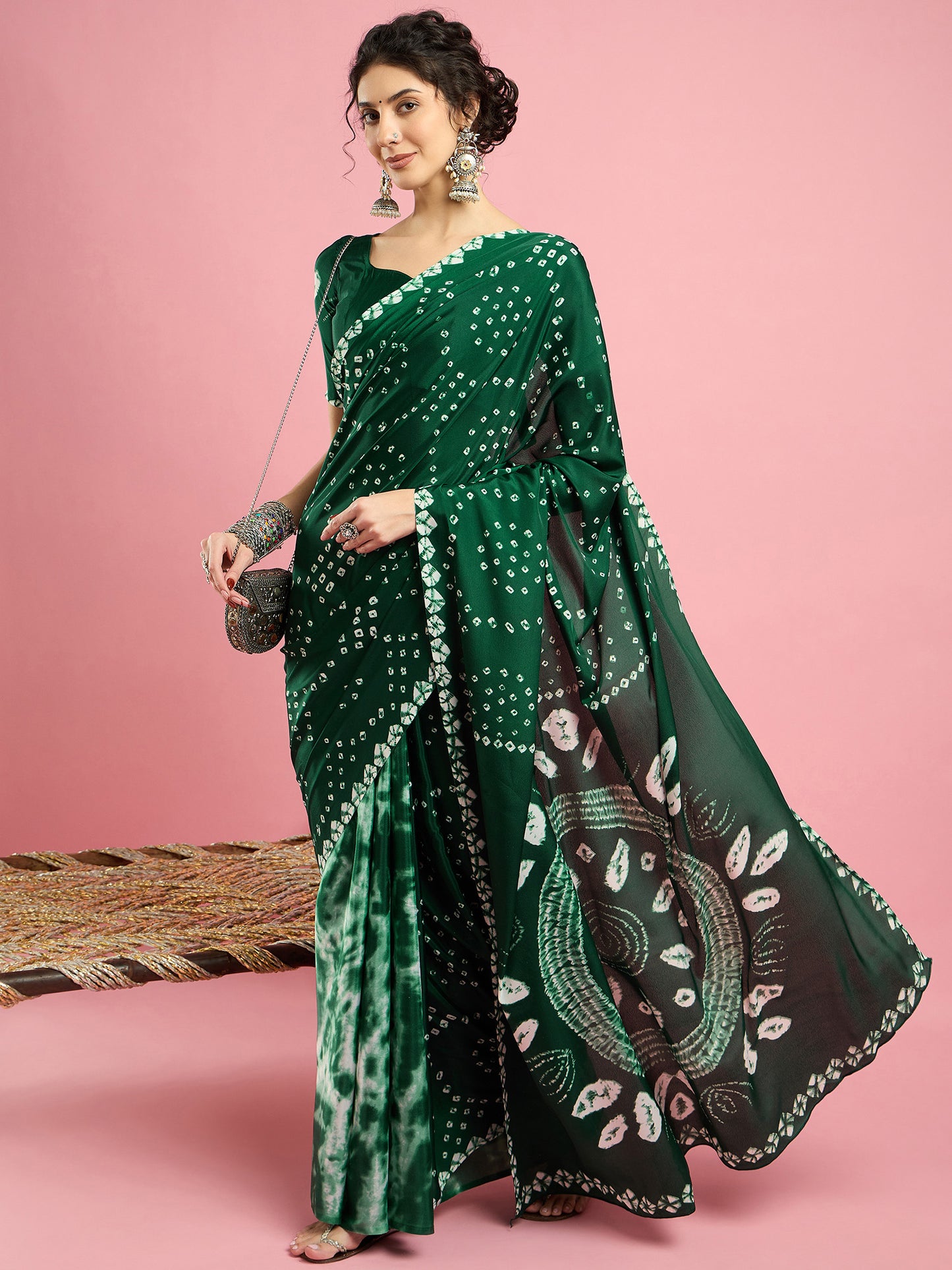 Women's Crepe Green Printed Designer Saree With Blouse Piece