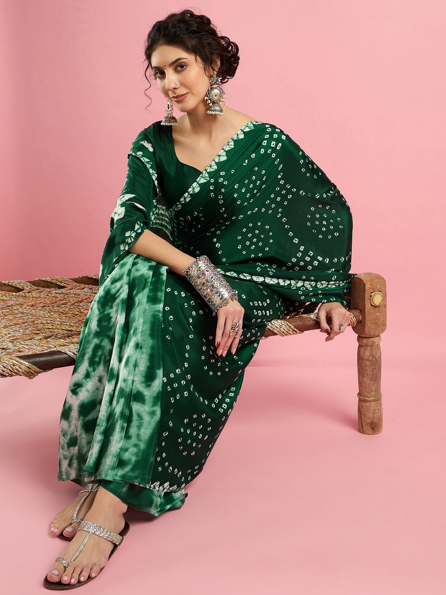 Women's Crepe Green Printed Designer Saree With Blouse Piece