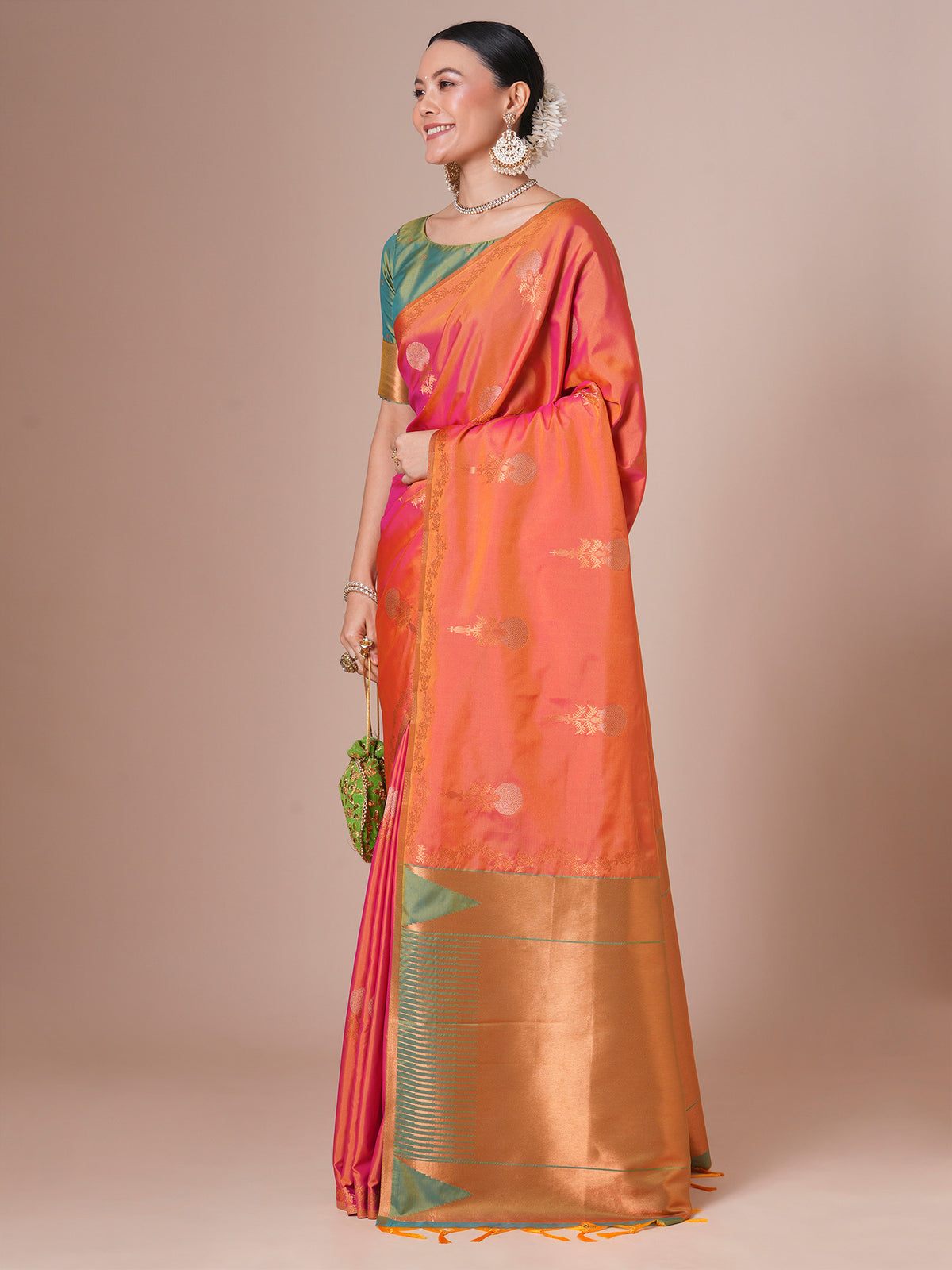 ساري نسائي من الحرير الخالص بلون برتقالي بتصميم منسوج، مع قطعة بلوزة