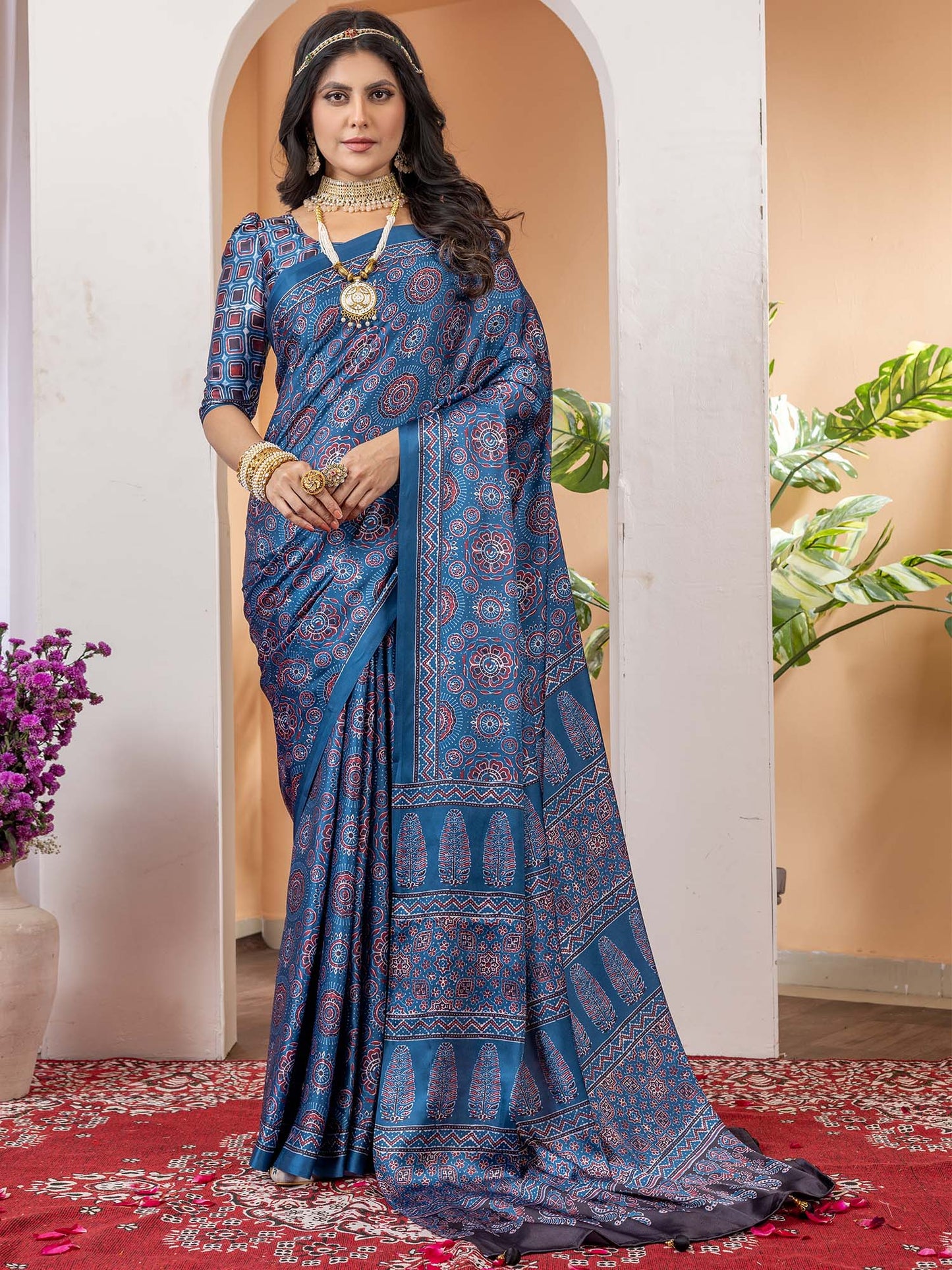 Women's Crepe Blue Digital Print Designer Saree With Blouse Piece