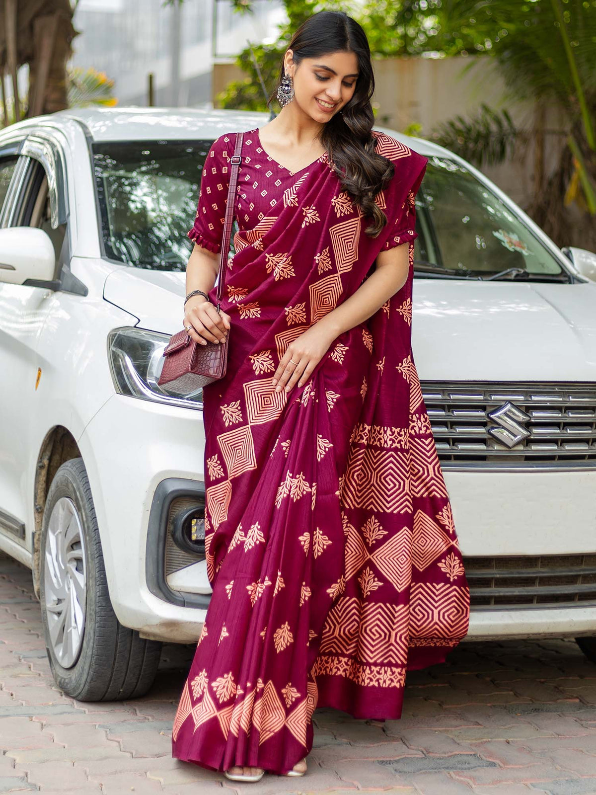 Women's Dola Silk Magenta Printed Designer Saree With Blouse Piece