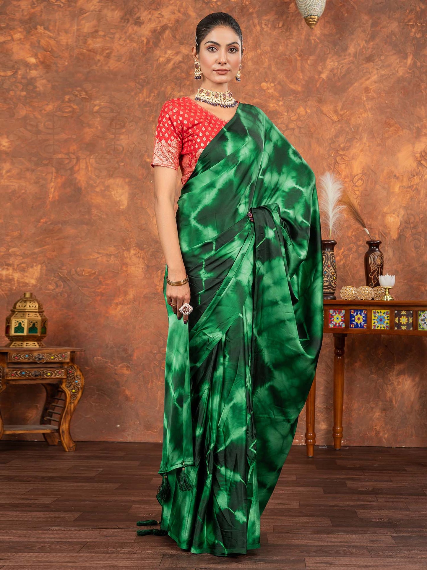 Women's Satin Silk Magenta Printed Designer Saree With Blouse Piece