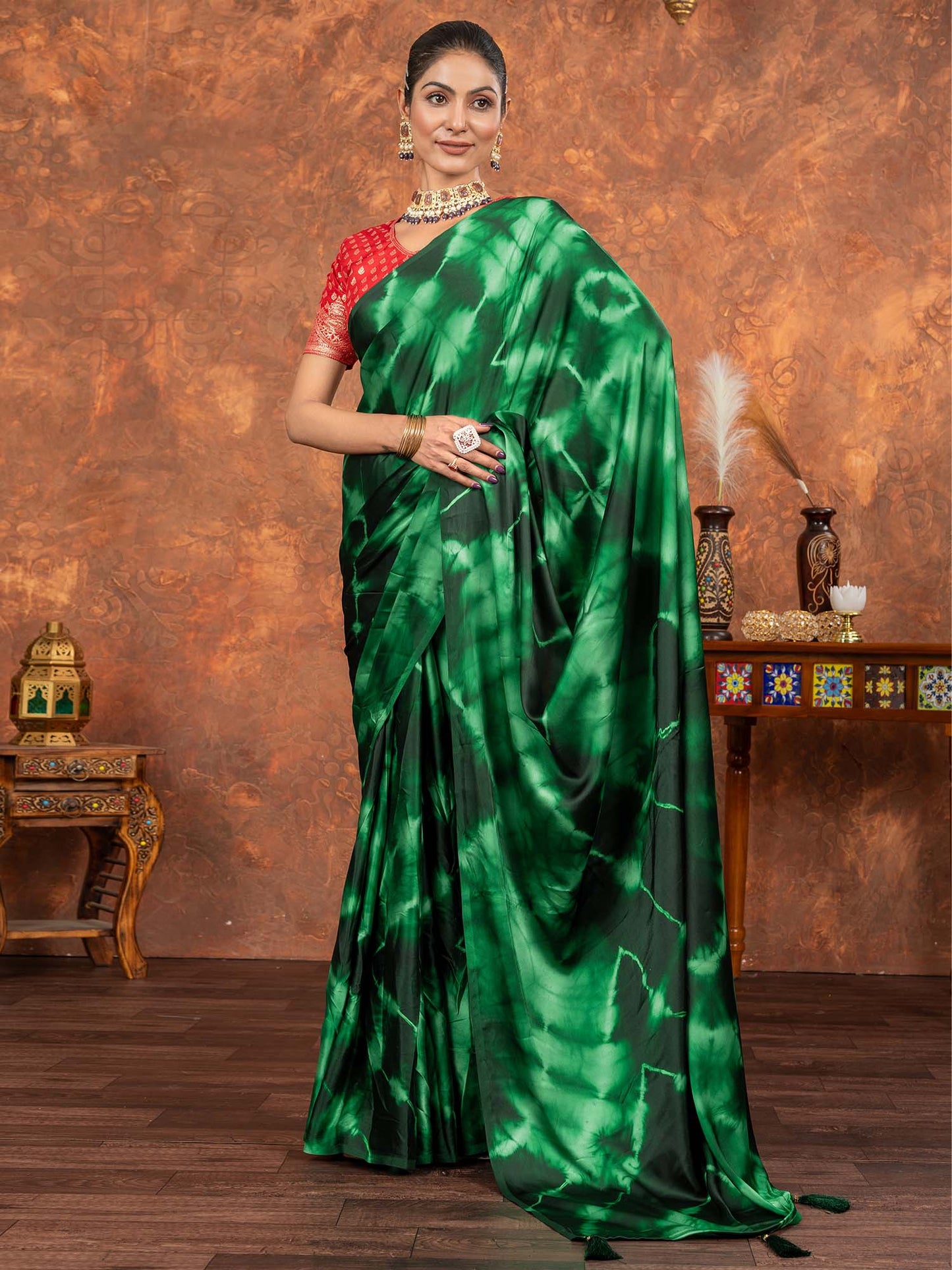 Women's Satin Silk Magenta Printed Designer Saree With Blouse Piece